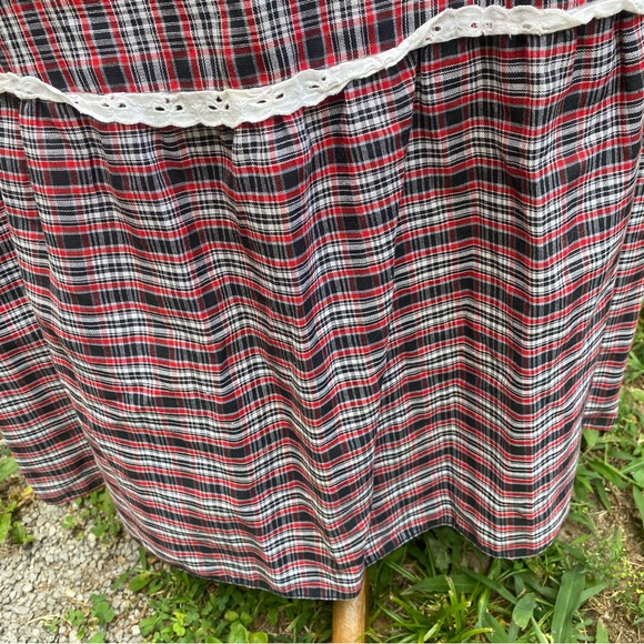 Vintage plaid maxi prairie skirt black red white lace trim S M - Picture 4 of 10